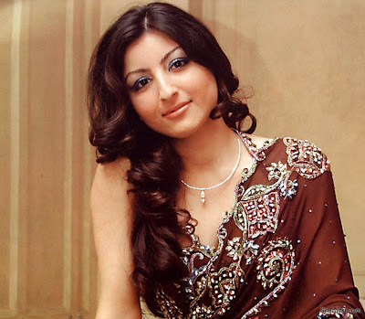 Soha Ali Khan LATEST PHOTOS 2011