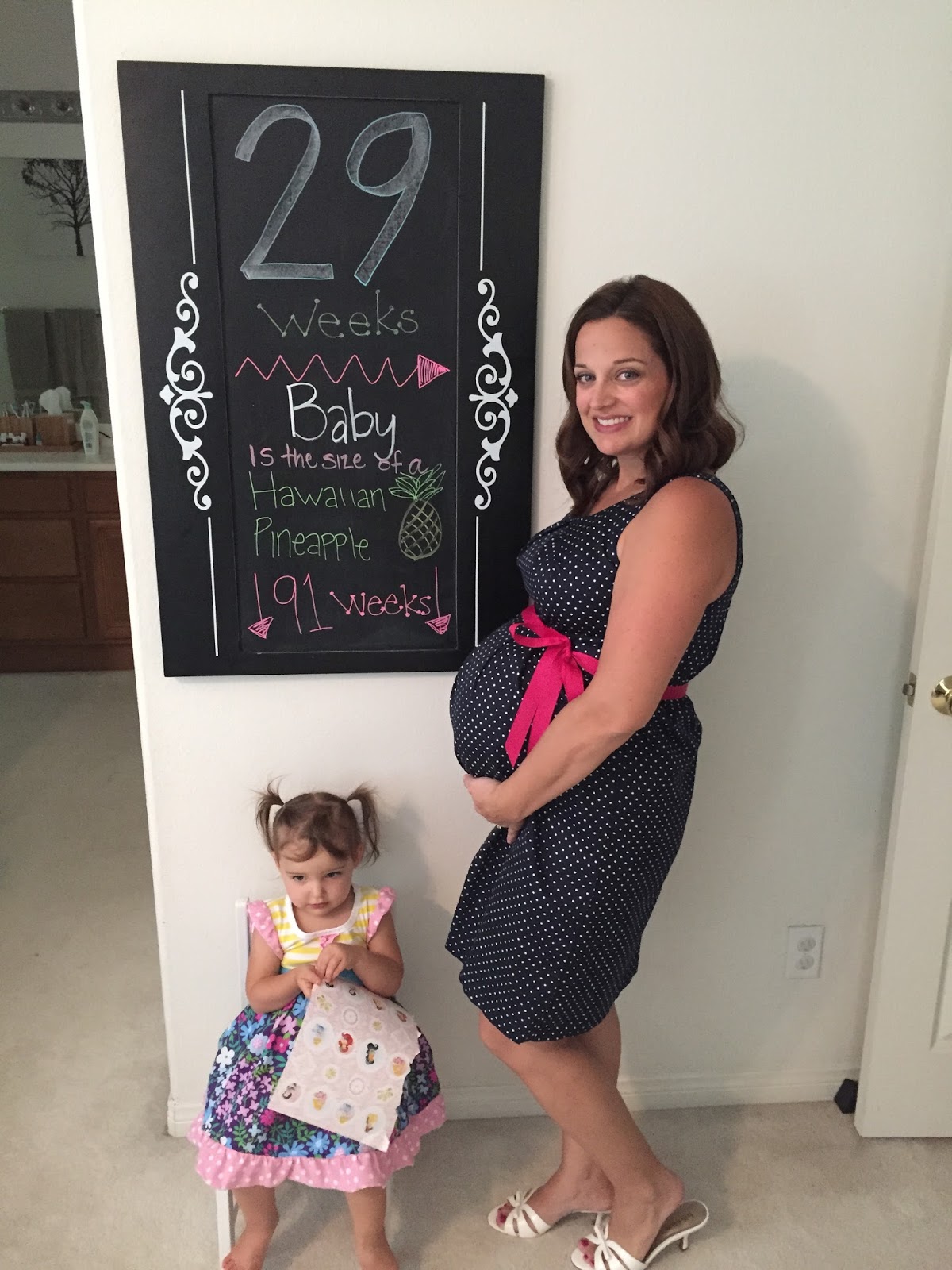 A Little Moore 29 Weeks Baby is the Size of a Hawaiian Pineapple