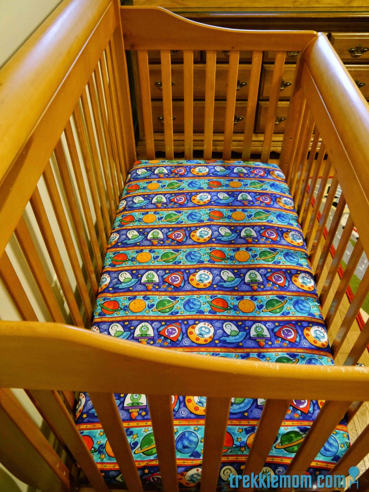 Trekkie Mom DIY Your Own Crib Sheet