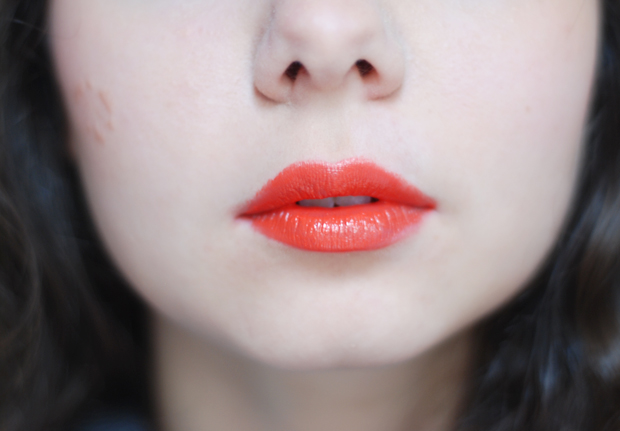 Lipstick - Page 4 3+blog-mode-rennes-juliettekitsch-beauté-rouge-à-lèvres-clarins-rouge-éclat-juicy-clémentine-09-orange