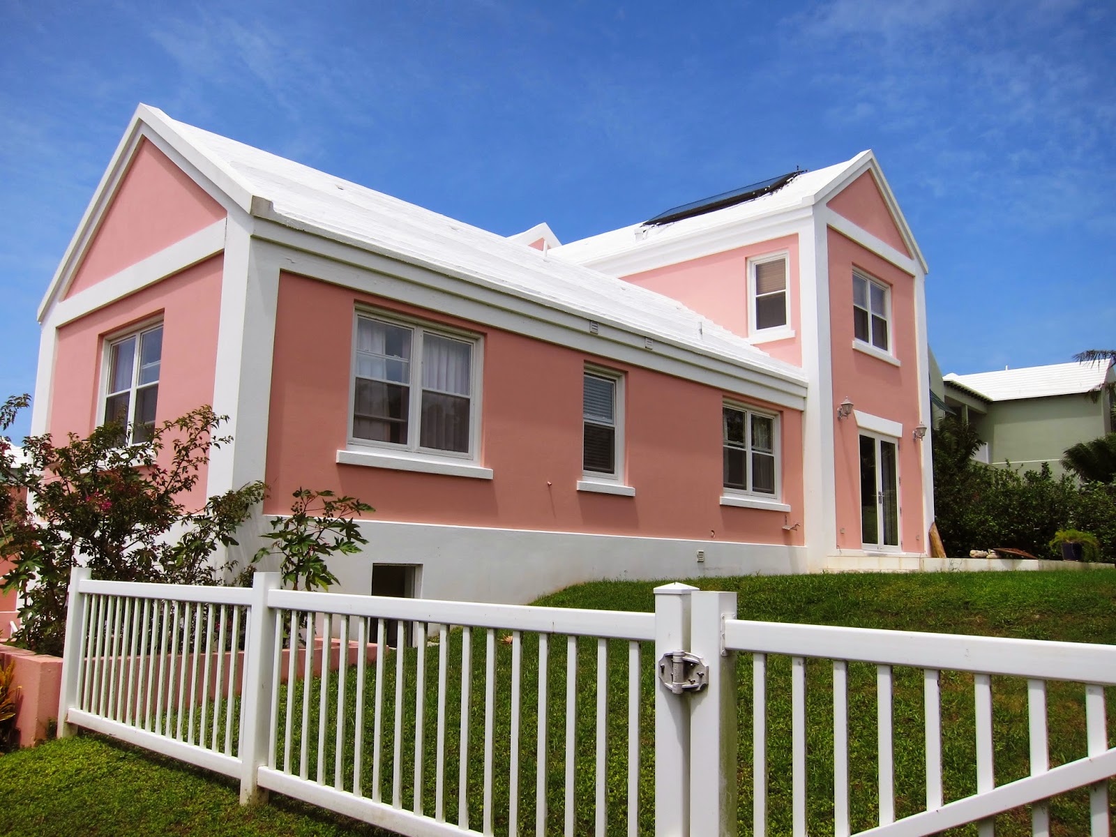 Bermuda Home on The Rock Attractive Family Home in Bermuda Farmers