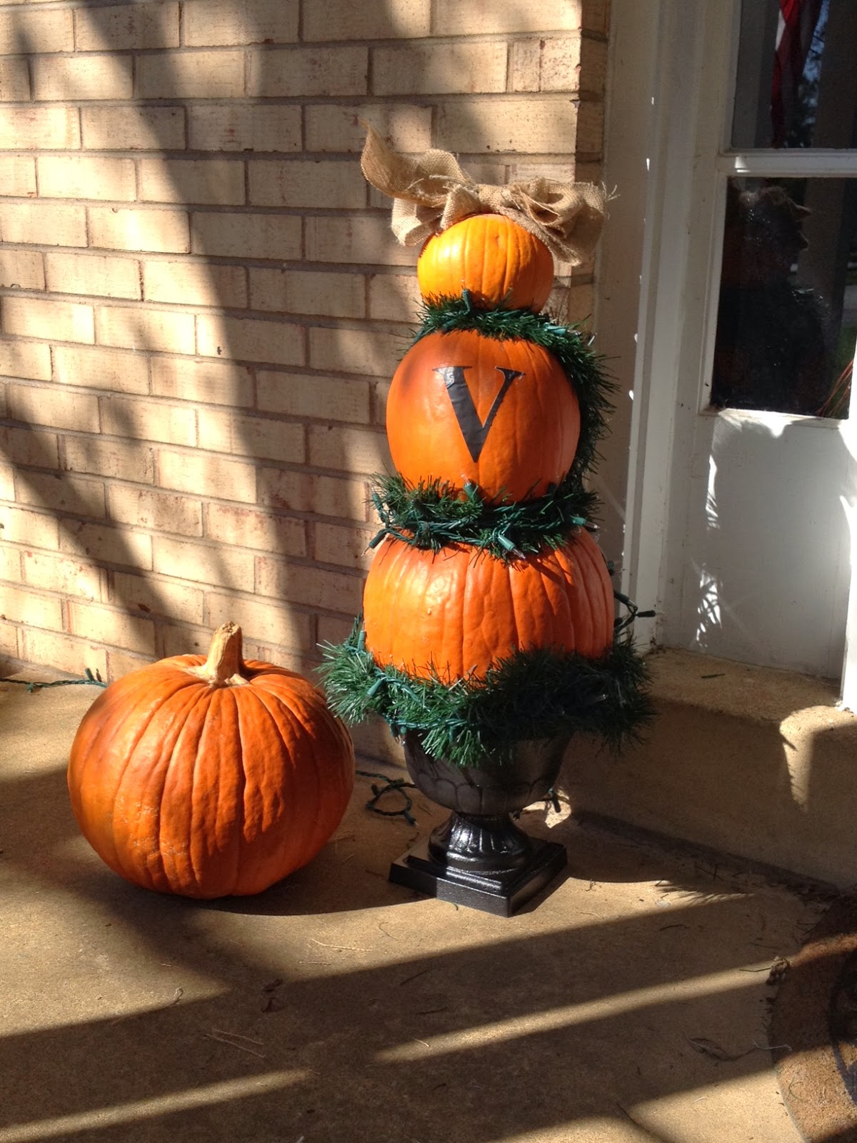 Two It Yourself How to Make a {Real, Lighted} Pumpkin Topiary