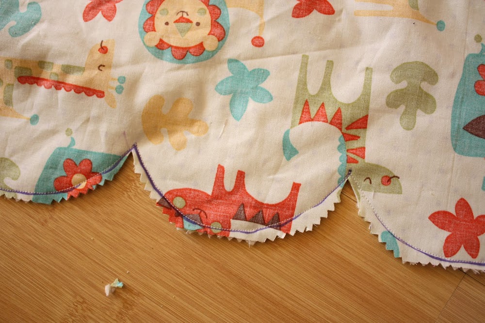 Zaaberry Scalloped Edge Baby Blanket