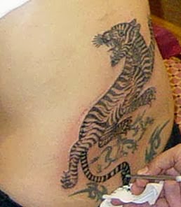 Tattoos da Angelina Jolie
