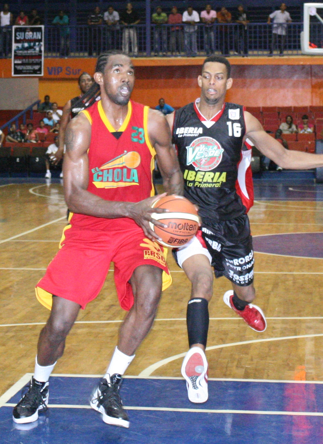 El Club "Chola" gana 112-98 al Máximo Gómez en torneo baloncesto