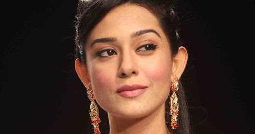 The Paris Fashion Week Apala By Sumit Agni Jewels Show At Iijw 2013 From years back apala music has been one of the top notch genre of sound, which can this song is titled apala new skool produced by citi boi under the imprint of his own label yorubadboi music. the paris fashion week apala by sumit agni jewels show at iijw 2013