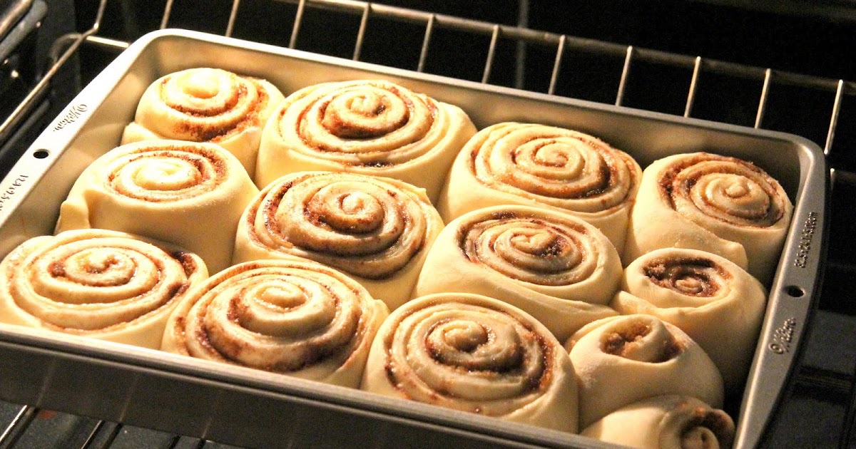 What's Cookin at McDonald's Cinnamon Rolls UPDATED