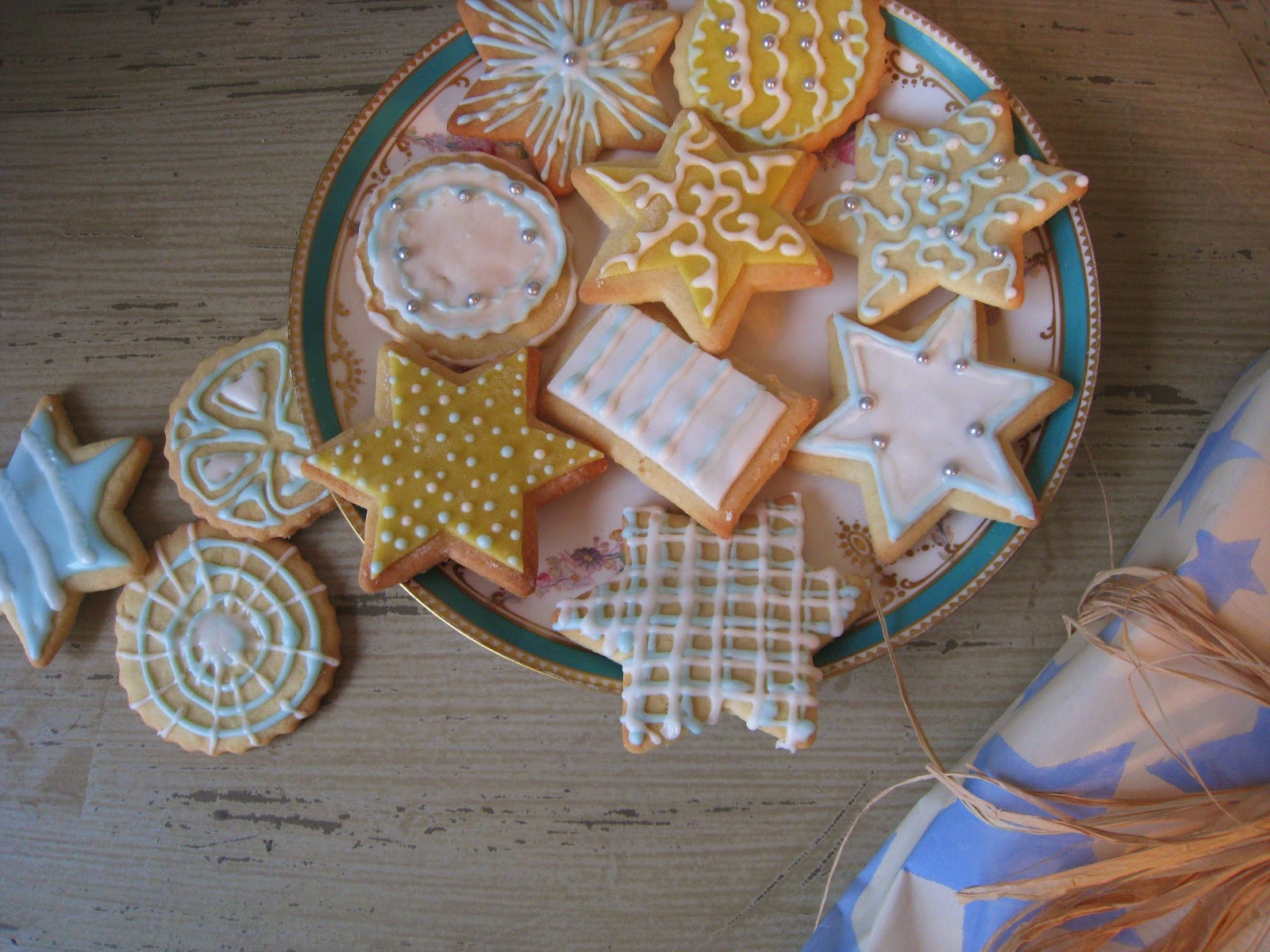 Stylishly Sated Iced Biscuits