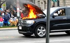 Qué hacer si un coche se incendia?