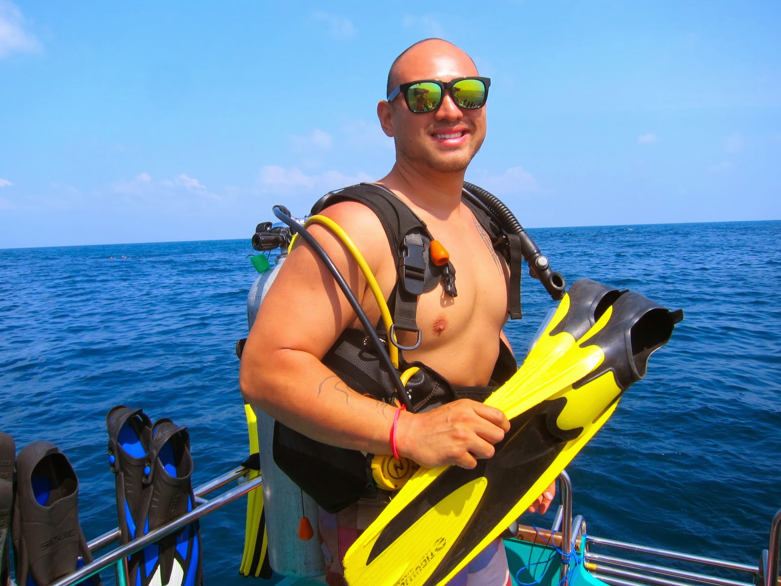 Island Break Scuba Diving Sail Rock on Koh Phangan. Follow the Journey of a