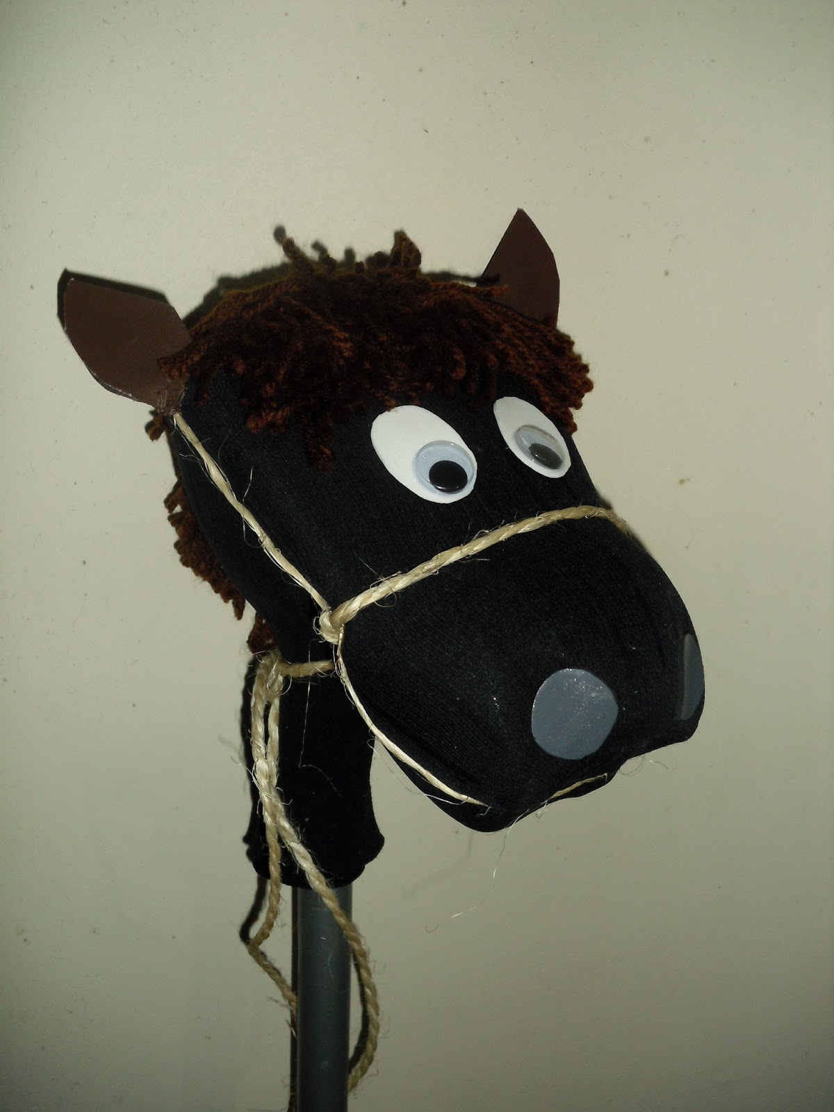 Cavalo com cabo de vassoura — Turminha do MPF  Cavalo, Cabeça de cavalo,  Artesanatos de cavalo