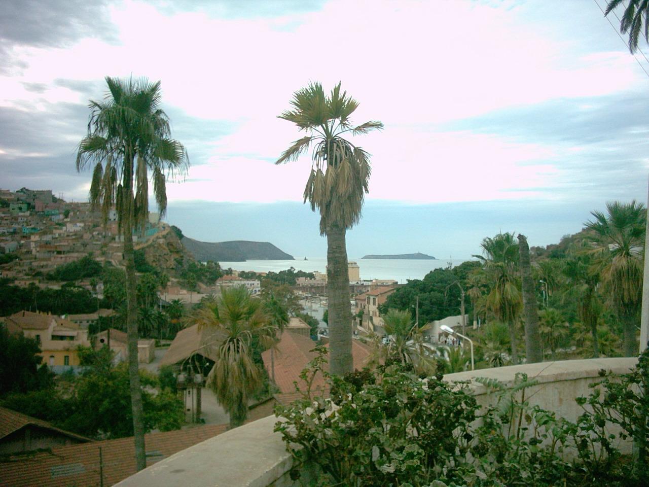 Les côtes oranaises avec l'île de Rachgoun, ont abrité, depuis des