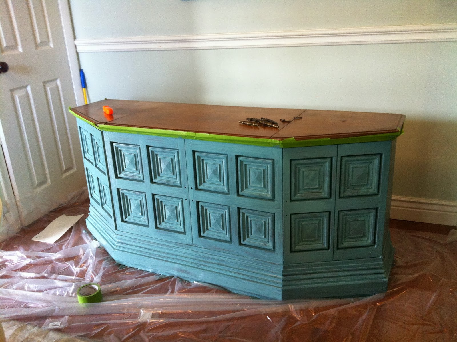 A Ginger Mess Homemade Chalk Paint Record Player Redo