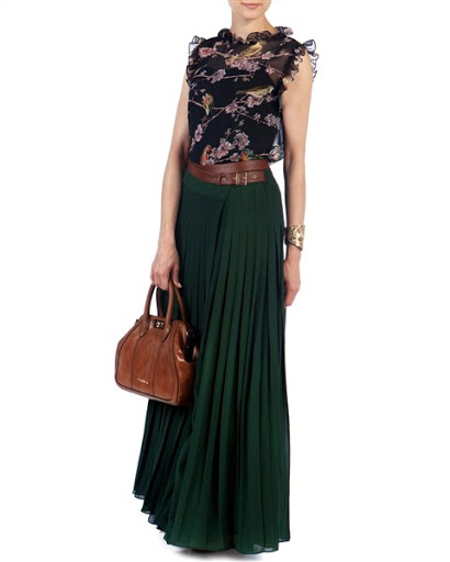 Perfect pleated skirt features and design for trends 2017/2018 Perfect pleated skirt features and design for trends 2017/2018