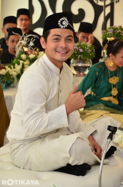 GAMBAR MAJLIS PERKAHWINAN IZZUE ISLAM DAN AWIN NURIN