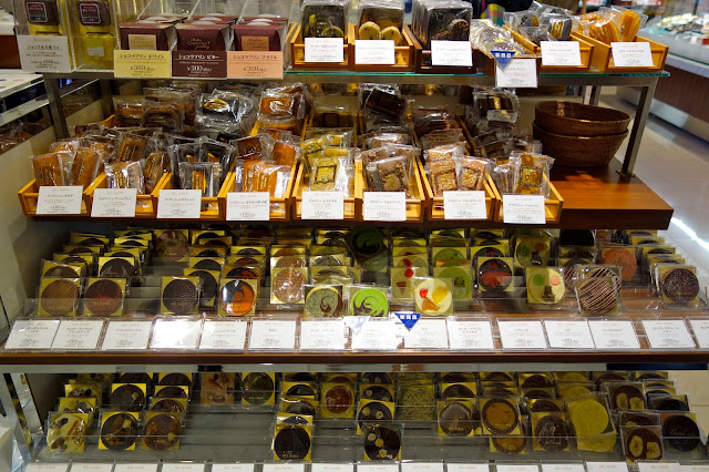 Jin Loves To Eat Chocolat Bel Amer