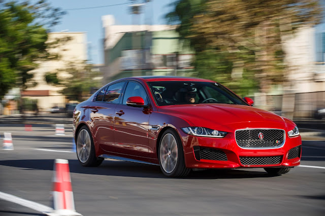 2017 Jaguar XE front 3/4 view Front 3/4 view of 2017 Jaguar XE