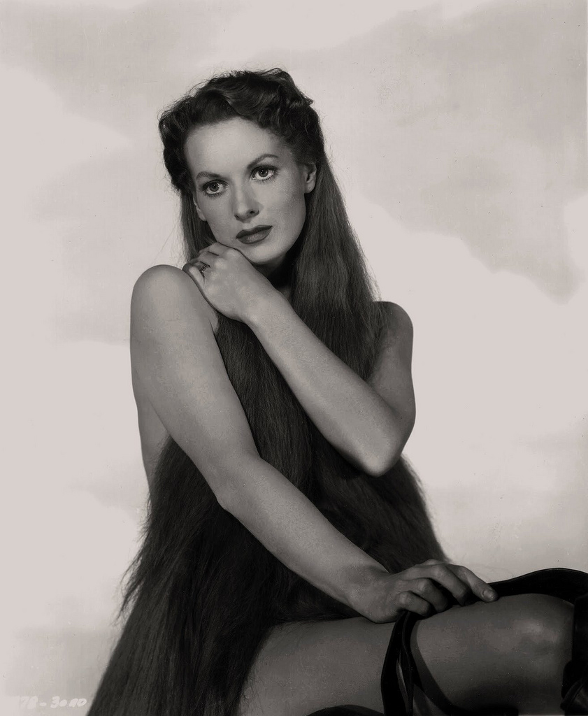 http://4.bp.blogspot.com/-XxjMMUvzw-w/TkVN7S1Ty2I/AAAAAAAAB4o/8PLcZvdbjF0/s0/Maureen+O%27Hara+Lady+Godiva.jpg