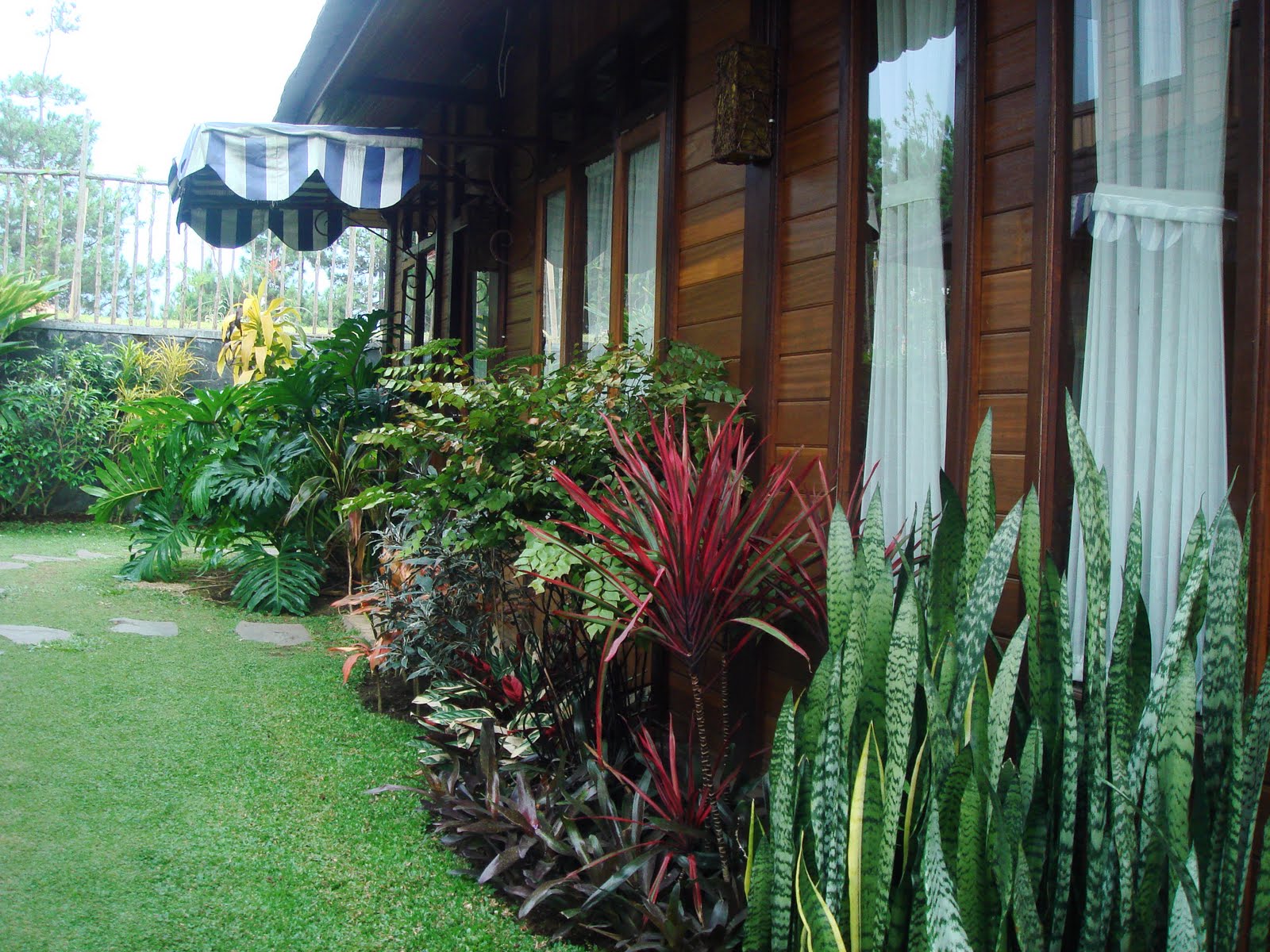 info hotel info liburan info wisata  hotel bandung Villa