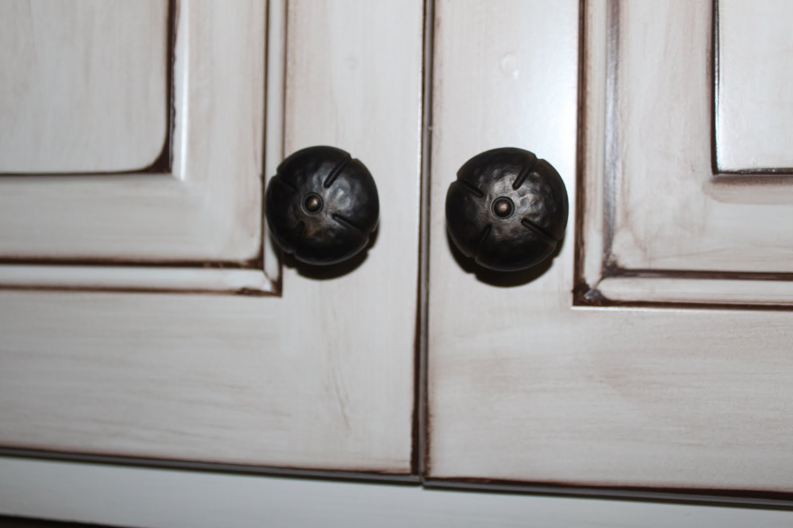 porchswings n' honeysuckle Paint and Glaze Tutorial