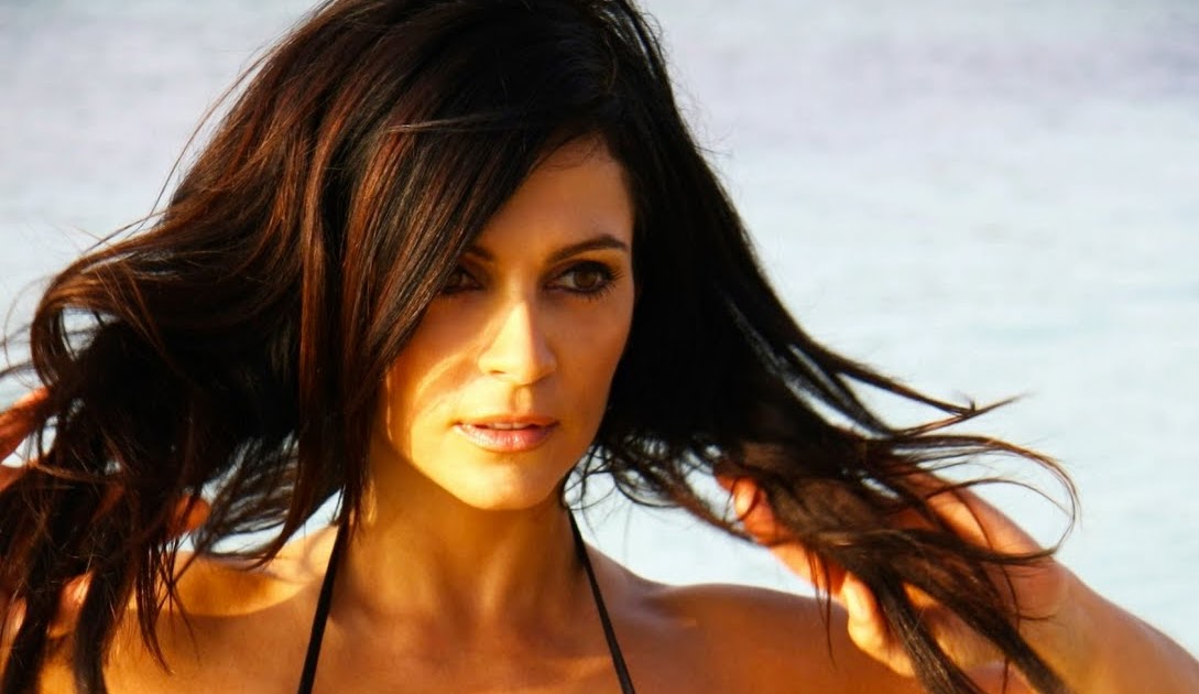 Face Wallpapers: Denise Milani Wallpapers