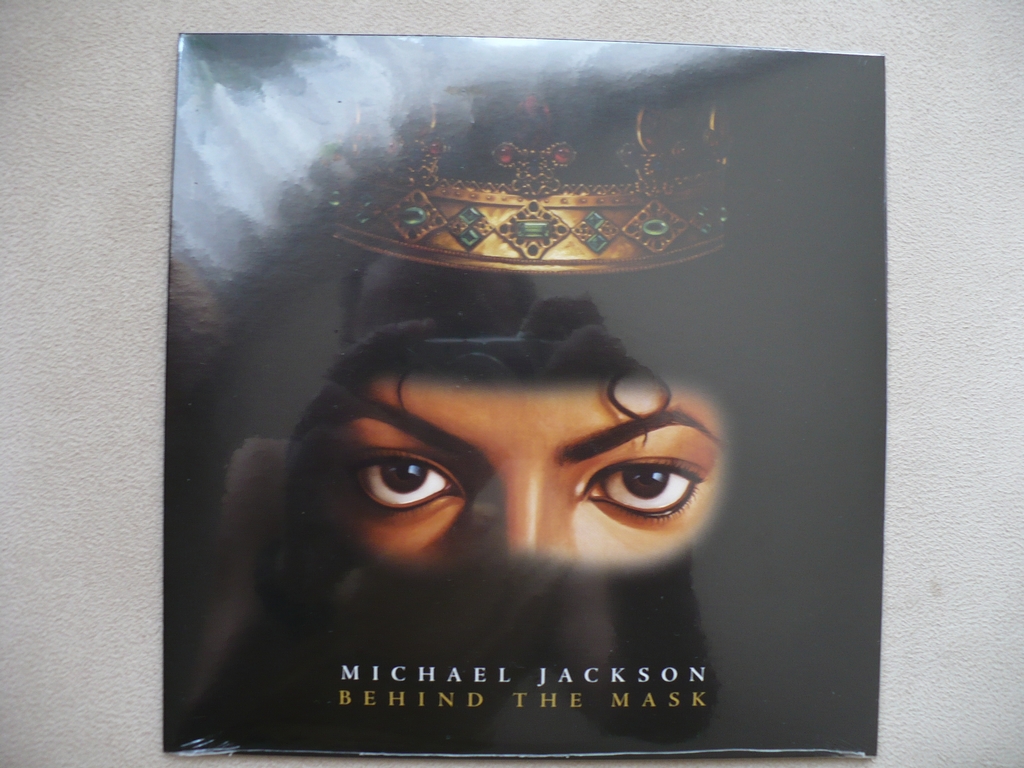 http://4.bp.blogspot.com/-Y0bFInz2ZNM/Ta2wgOhjFJI/AAAAAAAACTs/fHk730R7wWk/s1600/hollywood_tonight-behind_the_mask_7inch_vinyl_886978808370_cover1.jpg