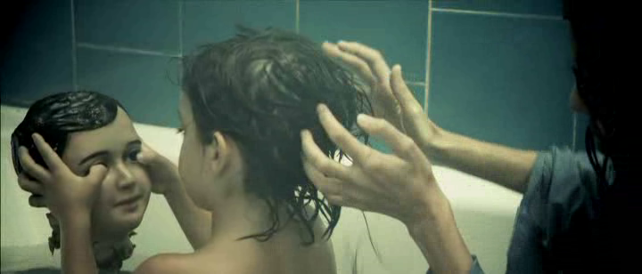 hierro 2009 film elena anaya gabe ibanez nightmare son diego doll bath