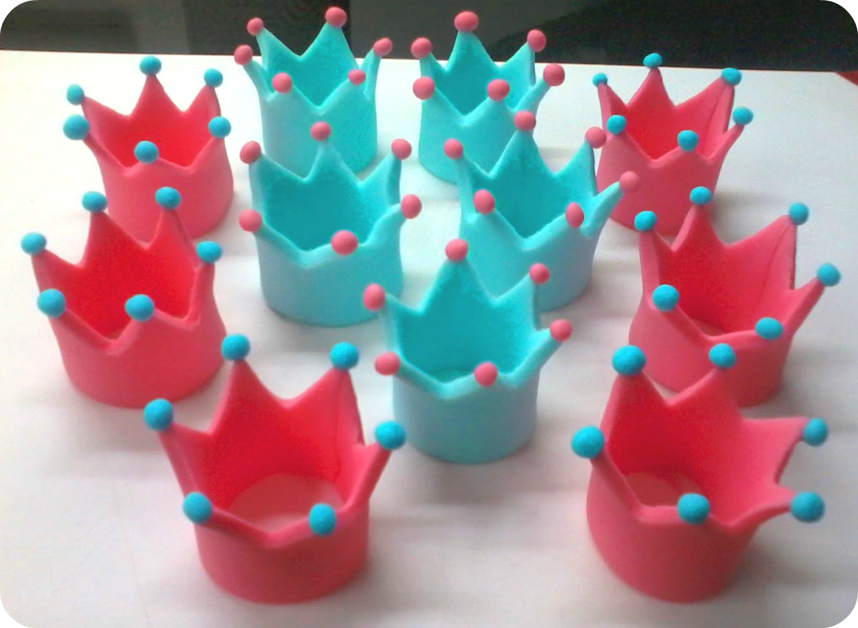 Cuppycakes & more... How to Make Crown Cupcake Toppers
