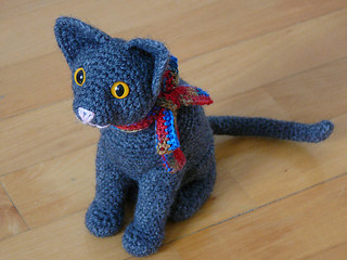 2000 Free Amigurumi Patterns: Cat crochet pattern