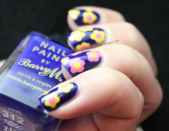 Nails4Dummies - Bright Dot Flower Nails