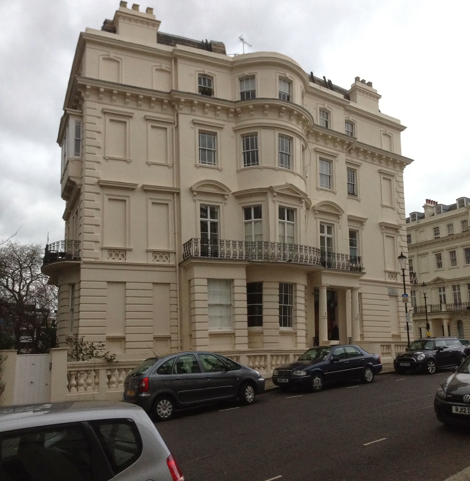 James Bond Locations Bond's apartment First glimpse after SPECTRE