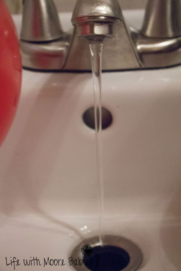 Exploring Static Electricity Life with Moore Babies