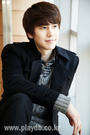 kyuhyun-cho-kyuhyun-18407567-305-458.jpg