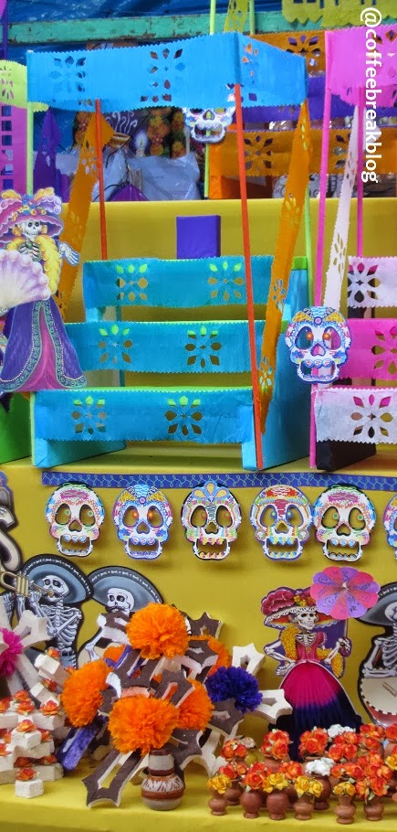 Mercadito de los Muertos - mini altare