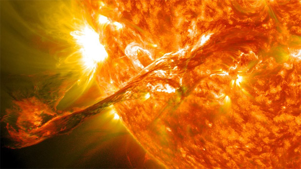 ERUPCION SOLAR erupcion solar: