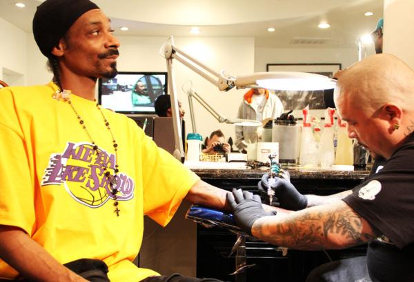 Snoop Dogg Gets A Nate Dogg nate dogg snoop dogg. Snoop Dogg Gets A Nate Dogg