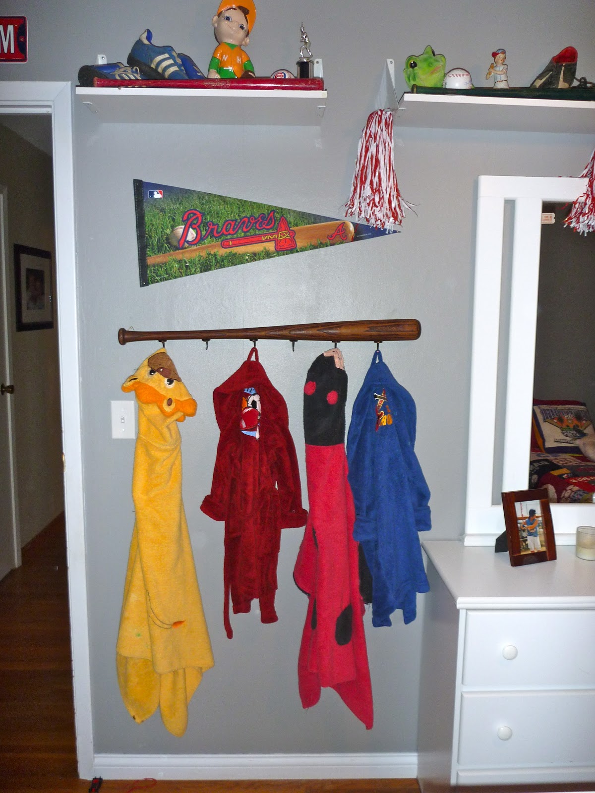 DoItMyself Crafts Baseball Bat Coat Rack