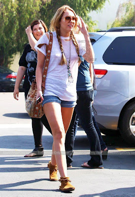 Miley Cyrus American Model Miley Cyrus Walking