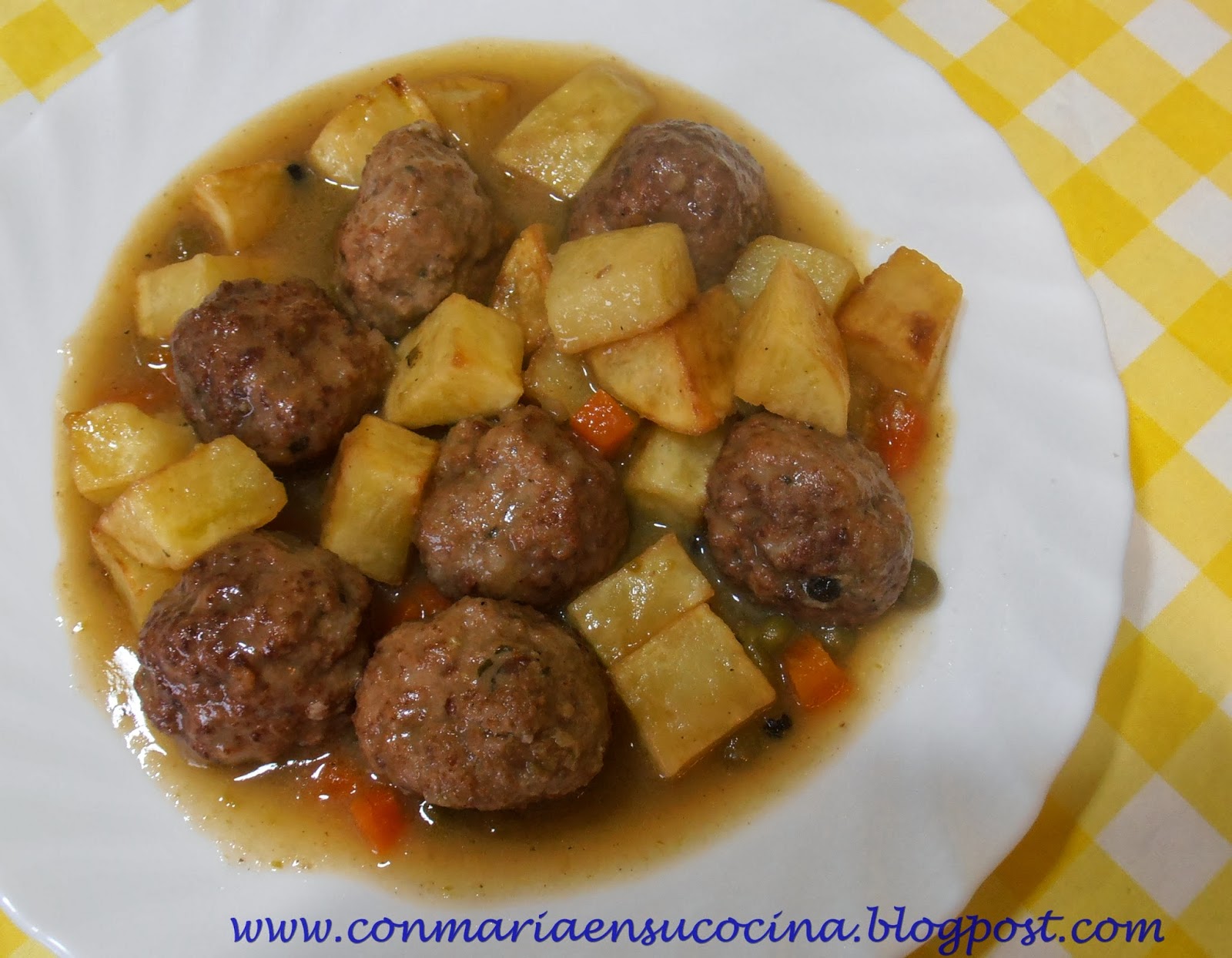 Con María en su cocina Albóndigas en salsa casera (Tiernas y jugosas