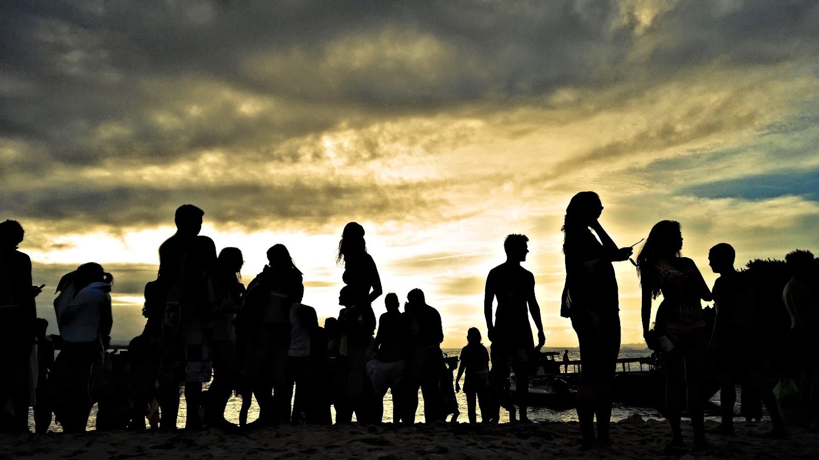 A low-light photo taken with the Lumia 1520 (by Mau Mauricio)