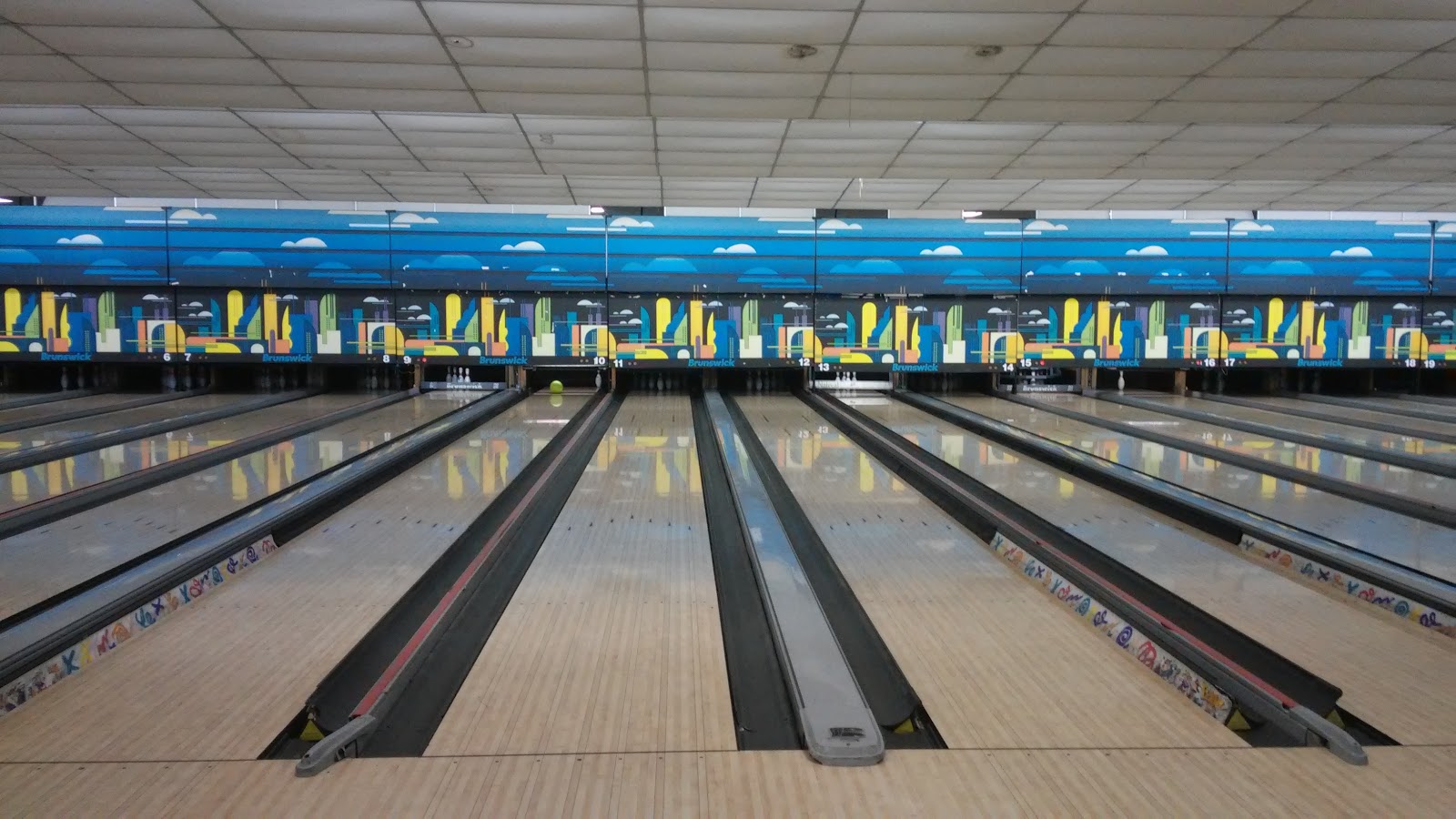 Hoy Vamos a Salir...: Juguemos Bowling en el Cocodrilos Hoy Vamos a Salir...: Juguemos Bowling en el Cocodrilos