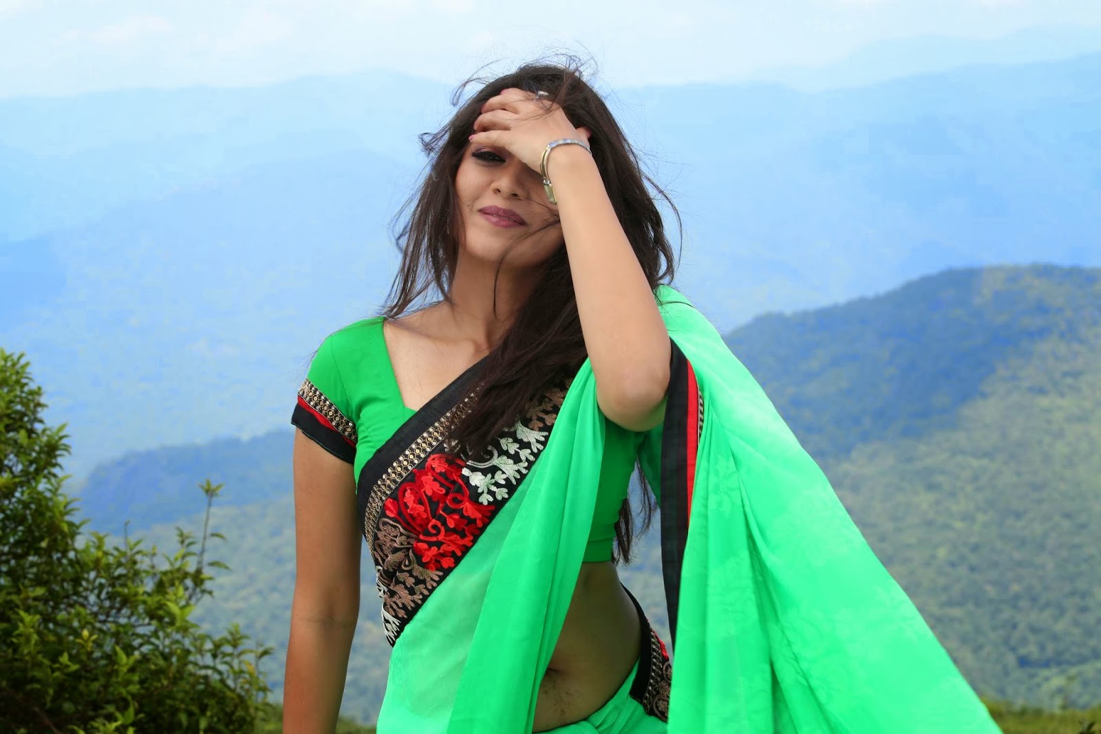 Hot actress & aunties photos & Hot videos: Meghna Raj Extreme Hot ...