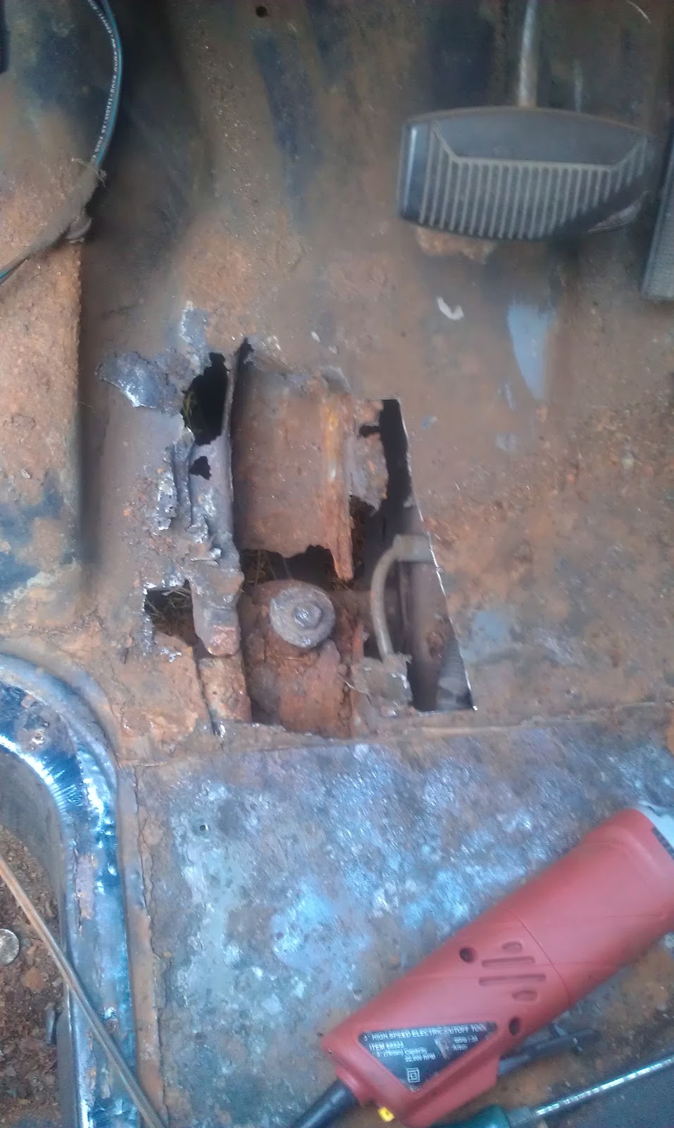 Rust repair on a 1988 Econoline150 cargo van August 2012