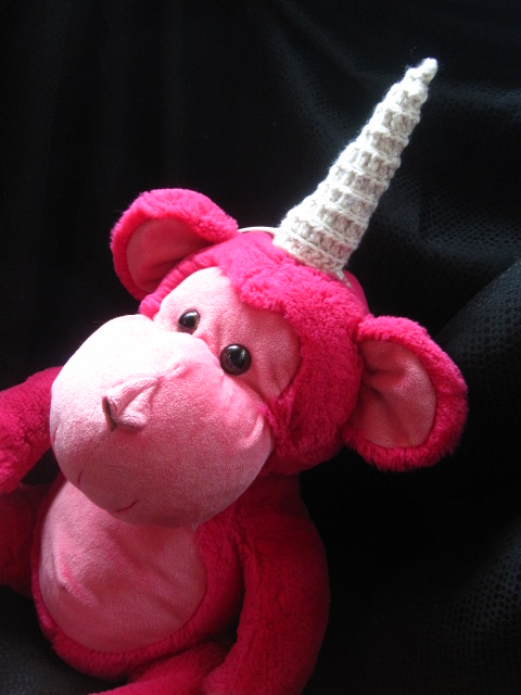 The Curious Pebble Project: Amigurumi Unicorn Horn