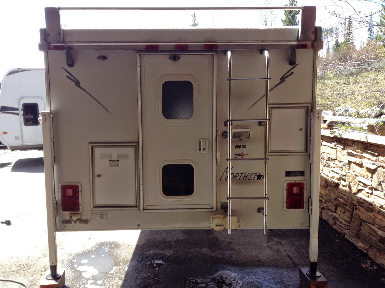 2003 Northstar Popup Truck Camper Northstar 850 SC Truck Camper for sale