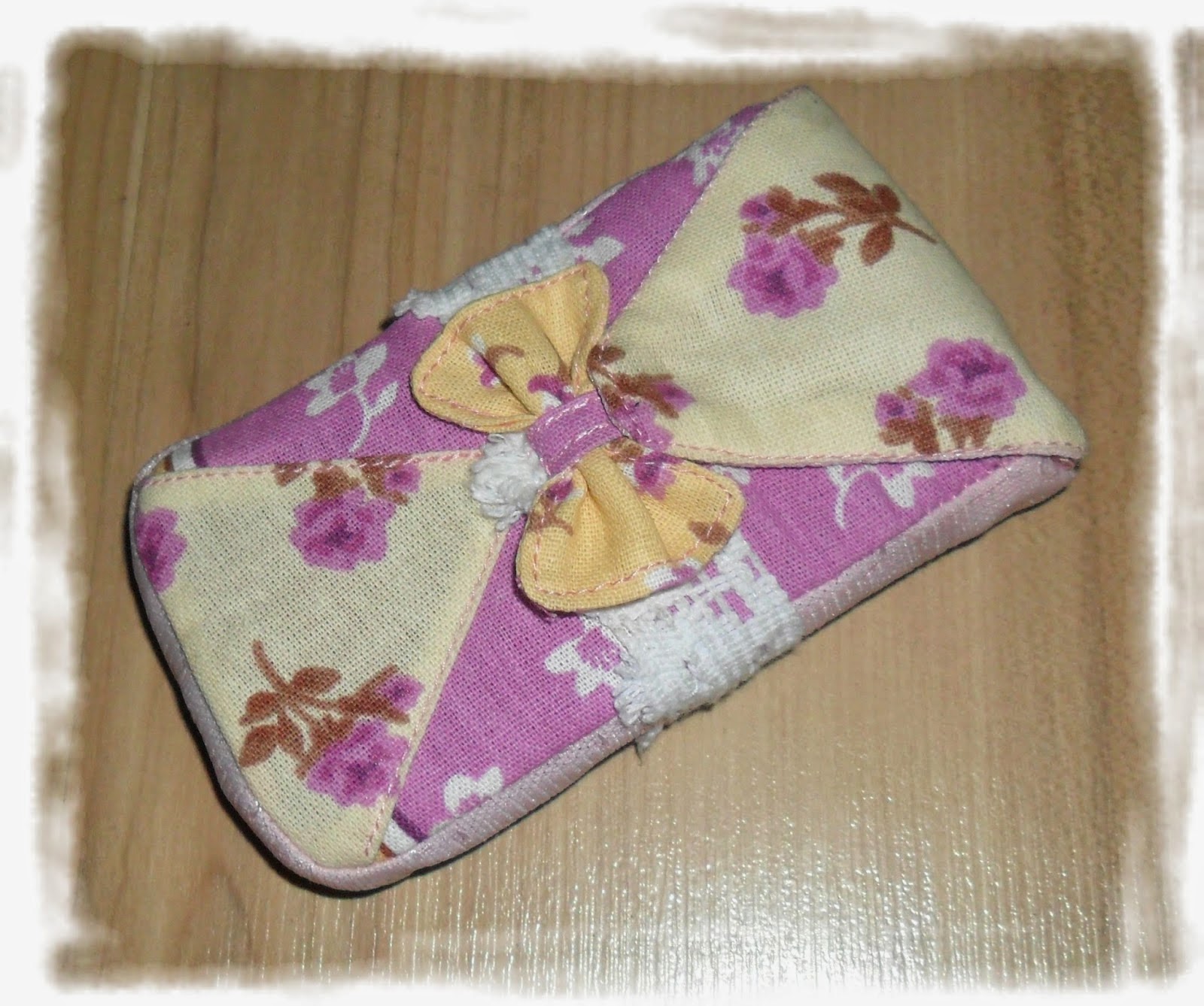 http://vaylebyme.blogspot.com/2013/09/tutorial-etui-na-telefon.html