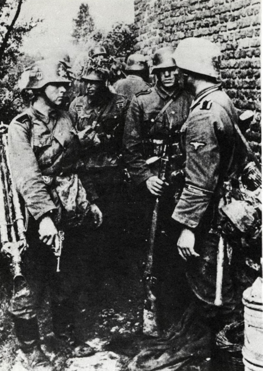 NAZI JERMAN Album Foto Pistole Parabellum 1908 Luger