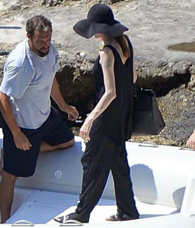 Angelina Jolie sigue flaca Angelina Jolie sigue flaca