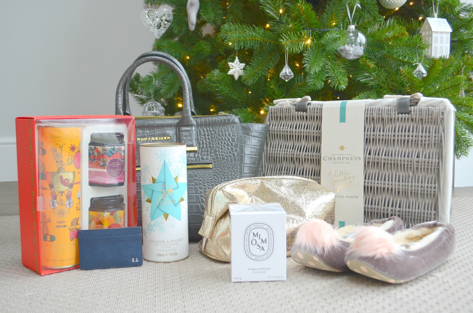 Christmas Gift Guide: For her | Blog Me Beautiful