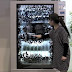 Vending Machine dengan Layar Transparant
